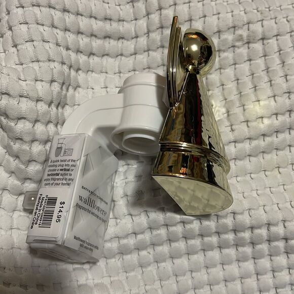 NWT- Bath & Body Works- Angel Wallflower - Picture 6 of 6